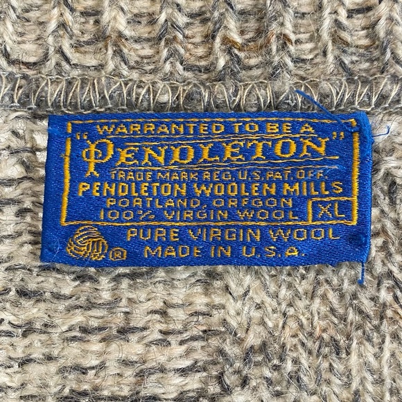 Vintage Pendleton Men’s 100% Virgin Wool V neck Sweater - Picture 8 of 8